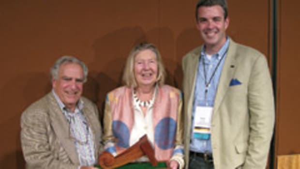 Vladmir Kagan, left, receives The Furniture Society's Award of Distinction.