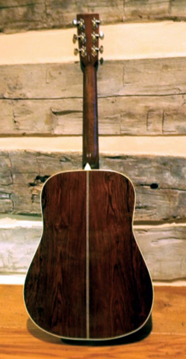 Mountainsong Instruments offers custom guitars and mandolins by Bill Lunstrum and Larry Cochran.