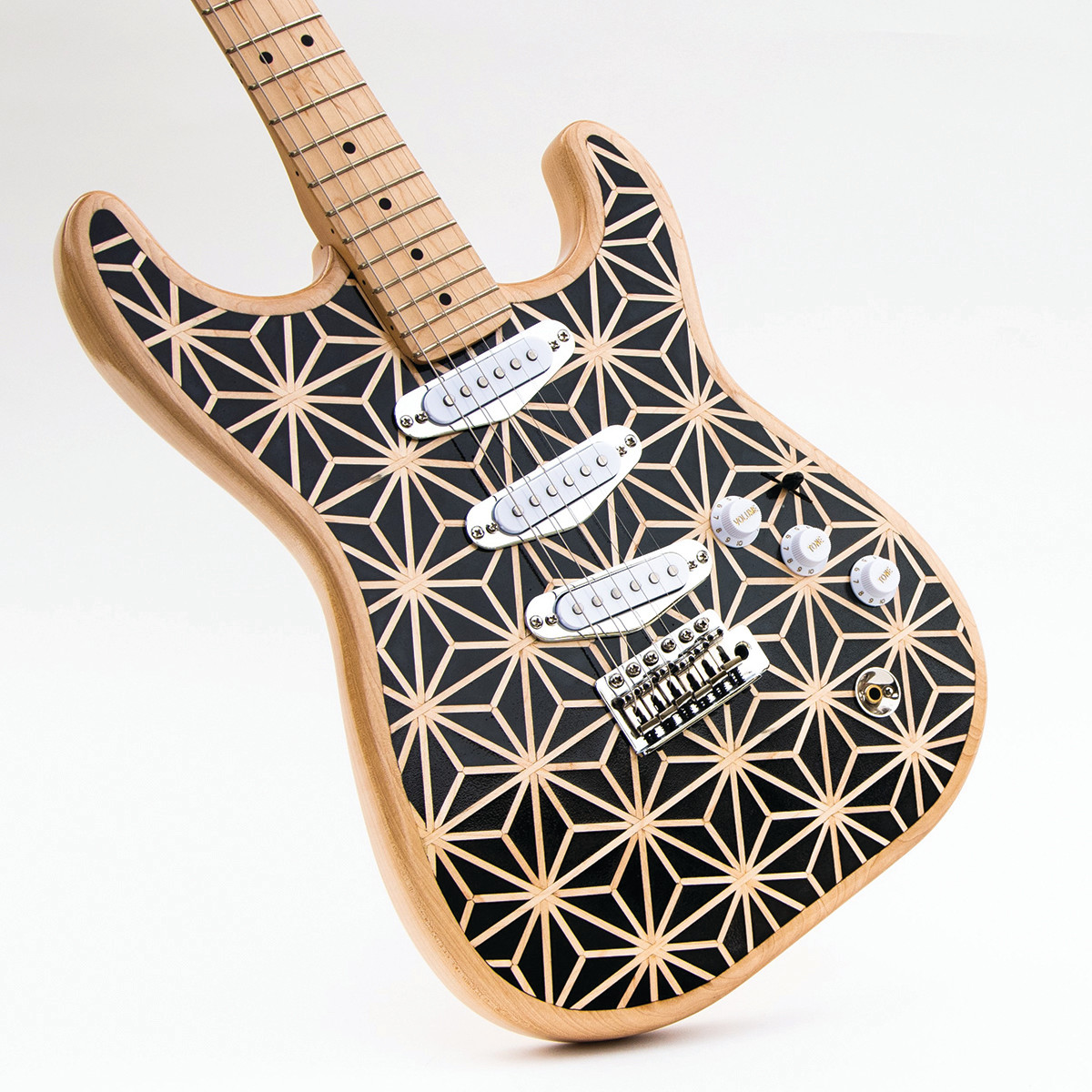 The winning Kumiko-style electric guitar by Miles Menely