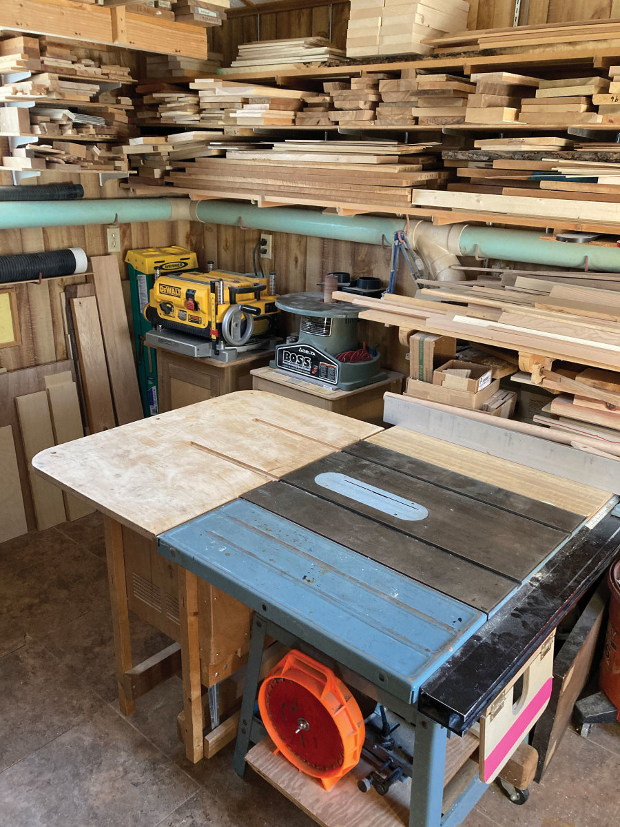 3_Table-saw-and-wood