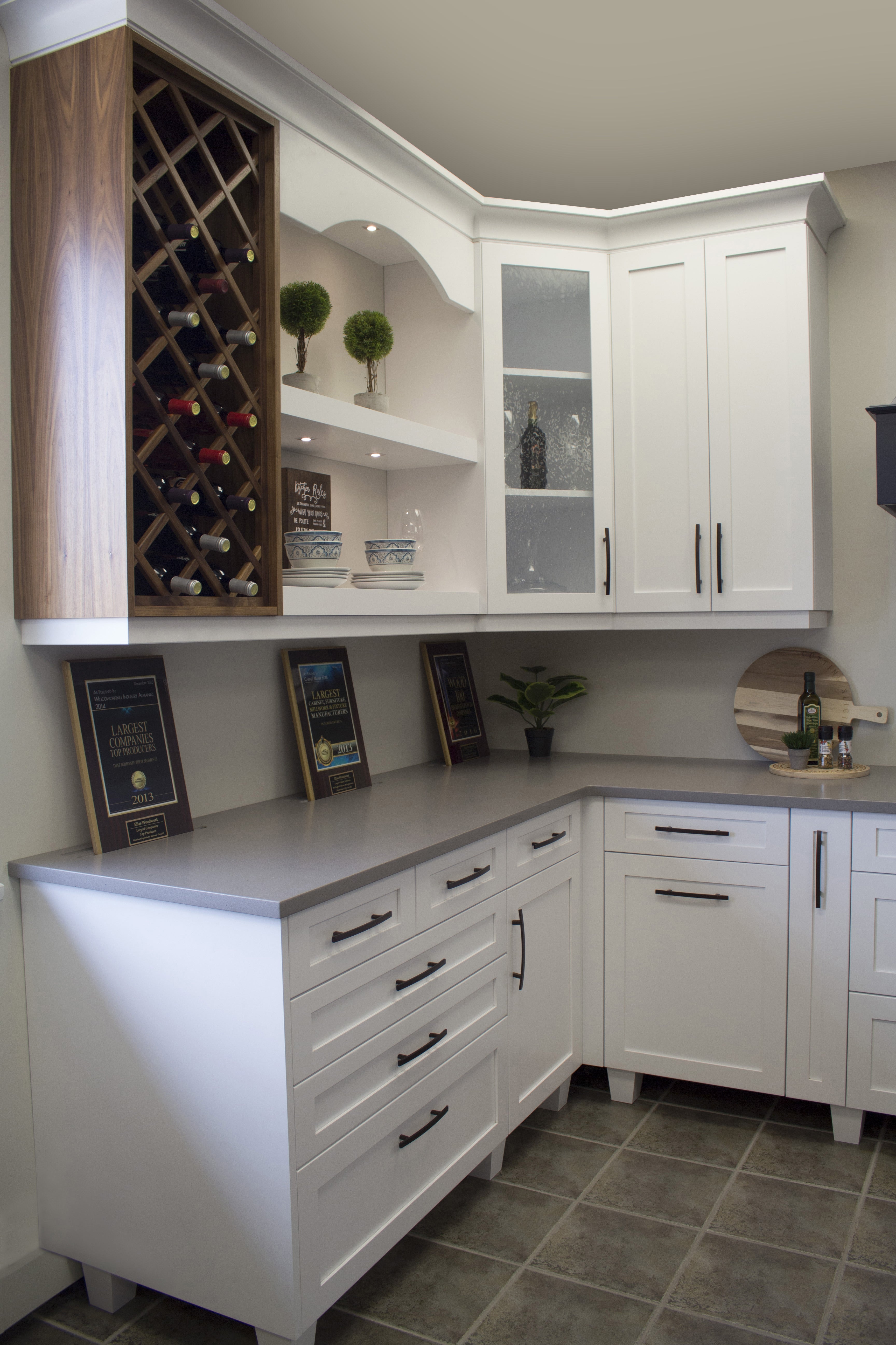 elias-showroom-1b.jpg